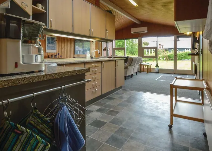 Leopardvej X Nyaraló *